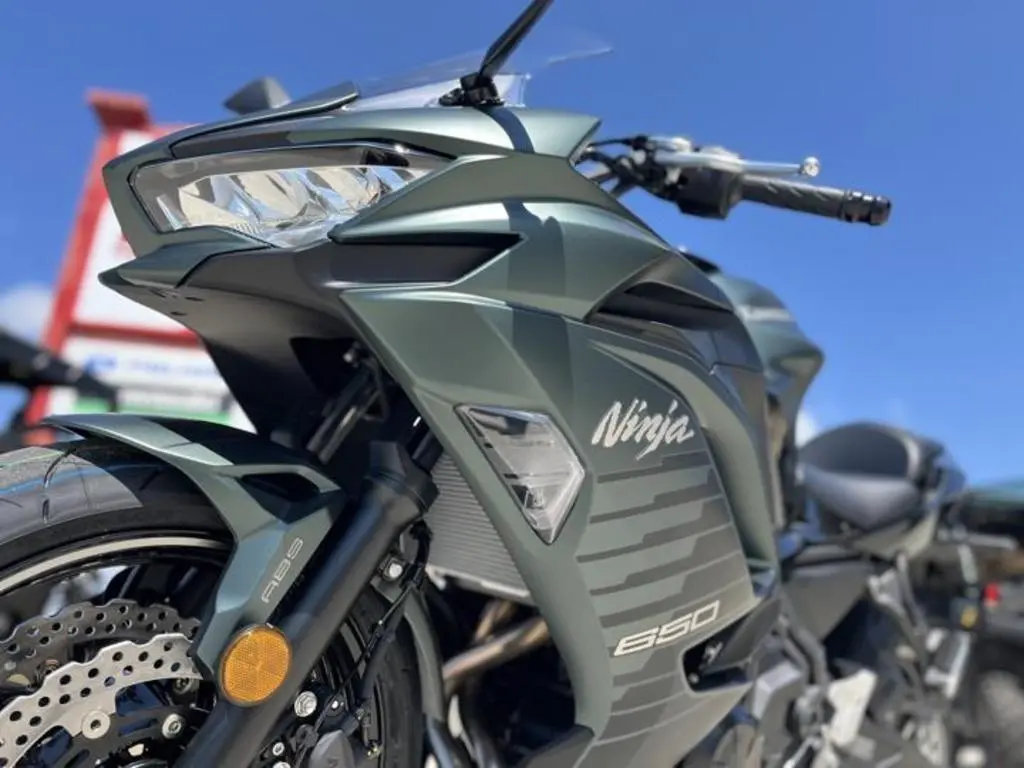 2025 Kawasaki Ninja 650 ABS - Photo 4