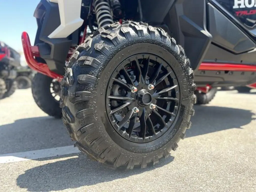 2024 Honda® Talon 1000R FOX Live Valve - Photo 3