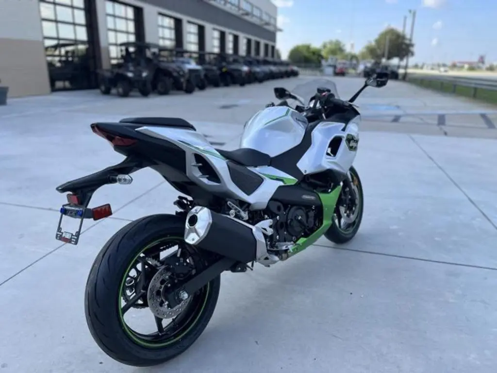 2024 Kawasaki Ninja 7 Hybrid ABS - Photo 11