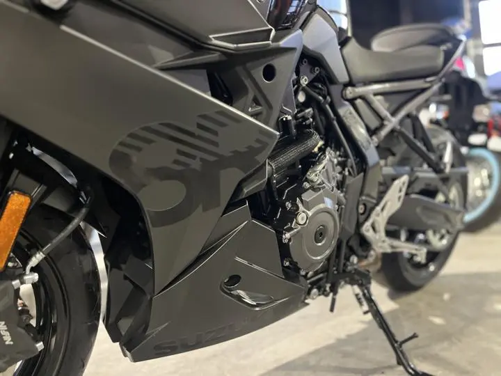 2025 Suzuki Gsx-8r - Photo 5