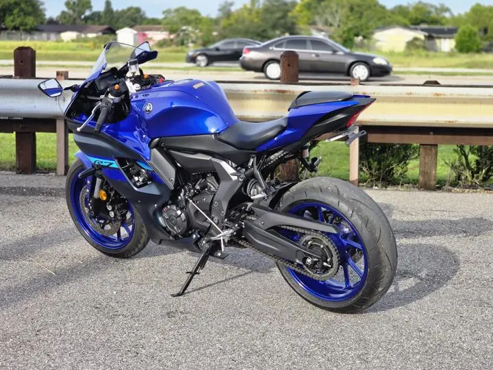 2024 Yamaha Yzf-R7 - Photo 9