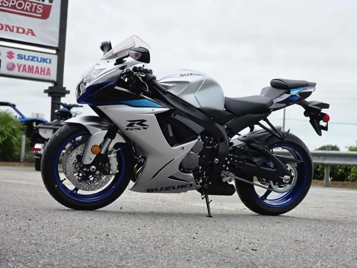 2026 Suzuki Gsx-R 600 - Photo 2