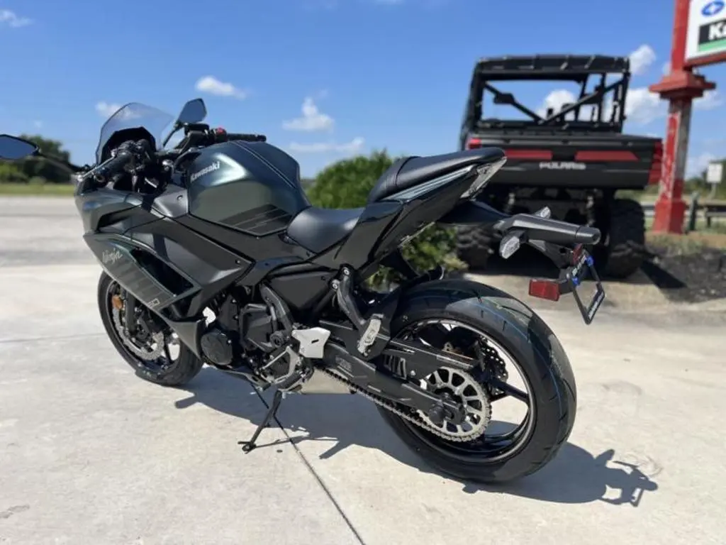 2025 Kawasaki Ninja 650 ABS - Photo 7