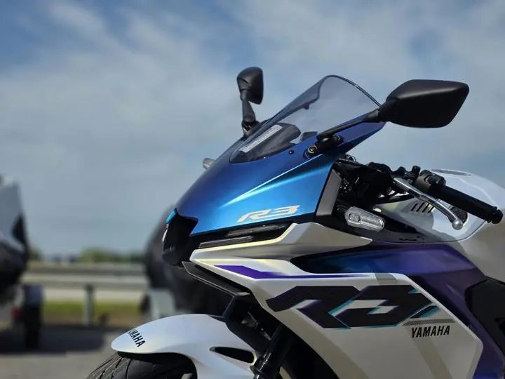 2025 Yamaha Yzf-R3 - Photo 4
