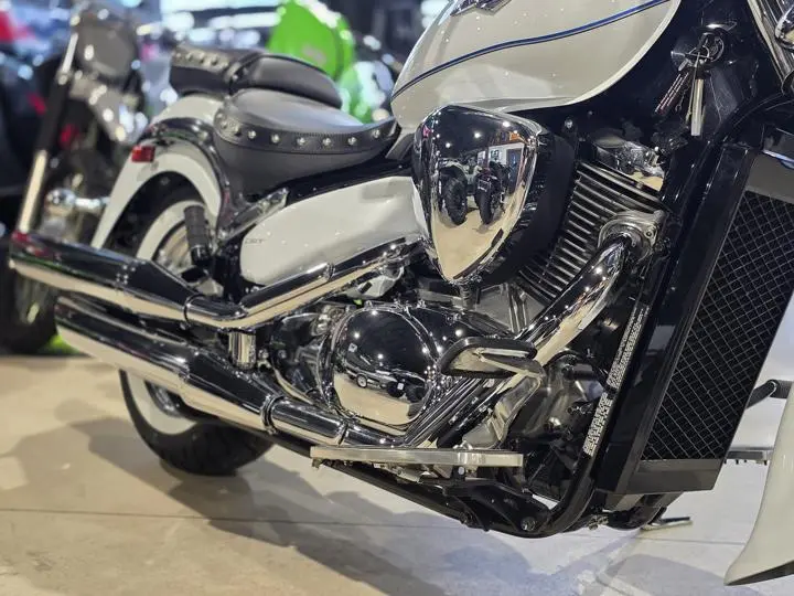 2025 Suzuki Boulevard C50t Special - Photo 16