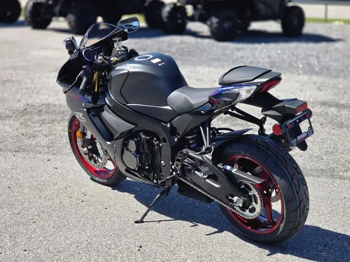 2026 Suzuki Gsx-R750 - Photo 8