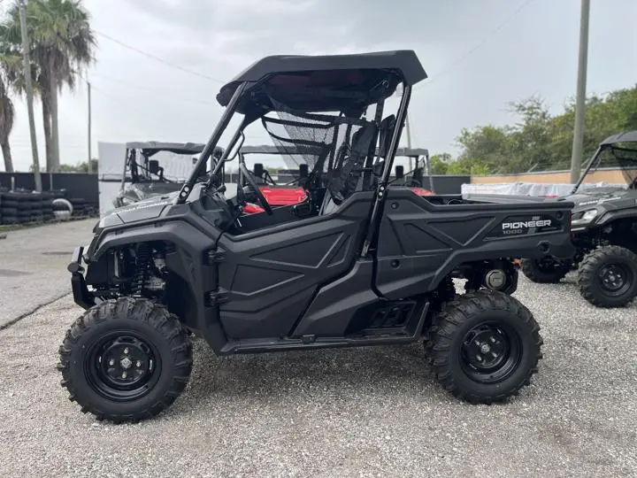 2025 Honda® Pioneer 1000 - Photo 3