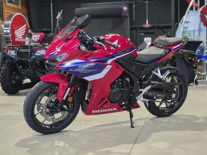2025 Honda® Cbr500r - Photo 2