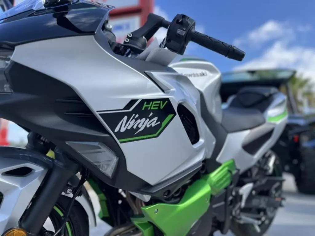 2024 Kawasaki Ninja 7 Hybrid ABS - Photo 6