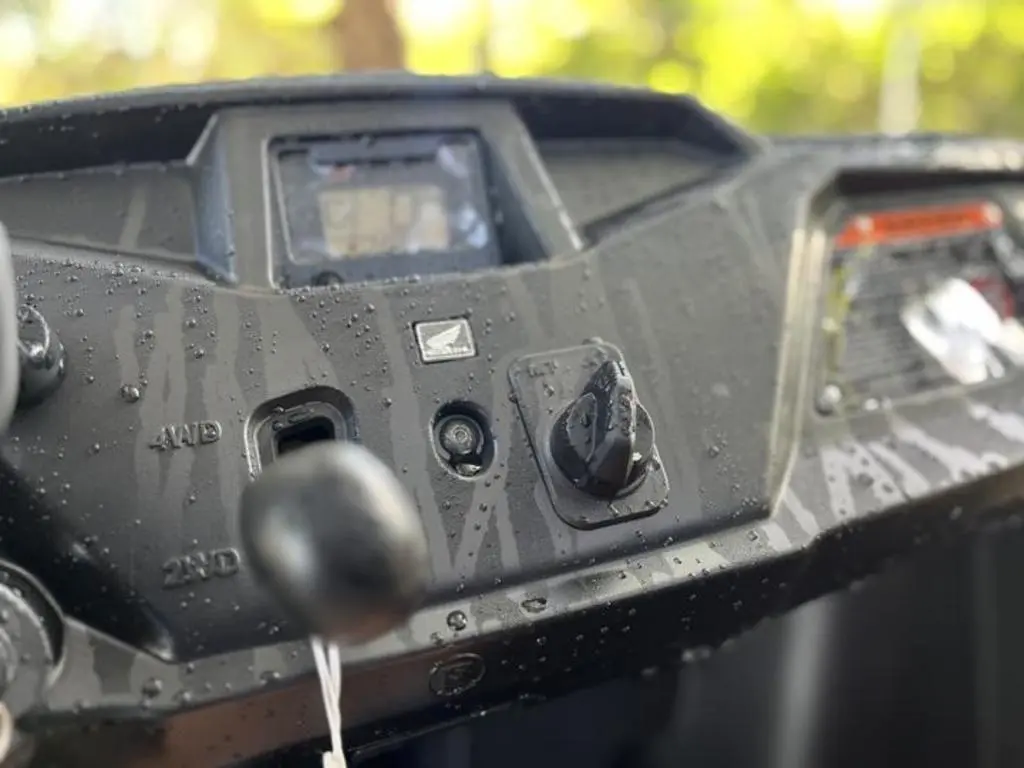 2025 Honda® Pioneer 520 - Photo 17