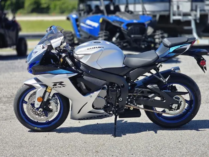 2026 Suzuki Gsx-R750 - Photo 7