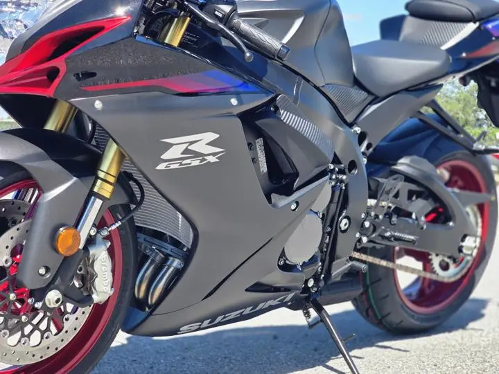 2026 Suzuki Gsx-R750 - Photo 5