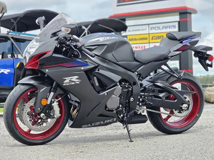2026 Suzuki Gsx-R 600 - Photo 2