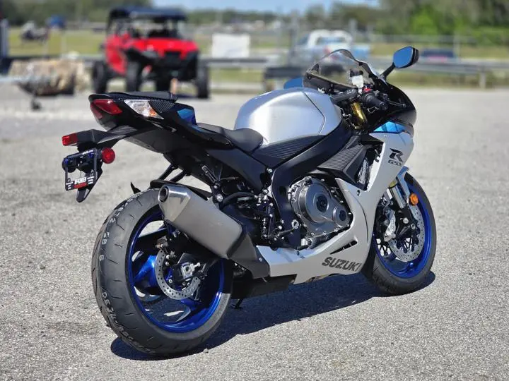 2026 Suzuki Gsx-R750 - Photo 9