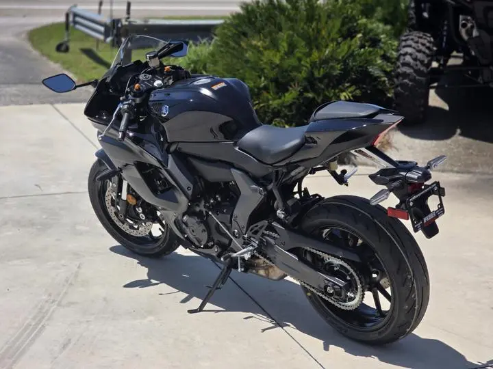 2025 Yamaha Yzf-R7 - Photo 7