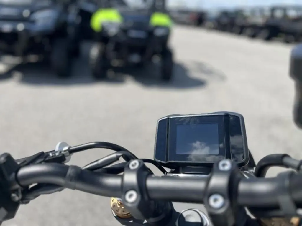 2024 Yamaha XSR900 - Photo 16