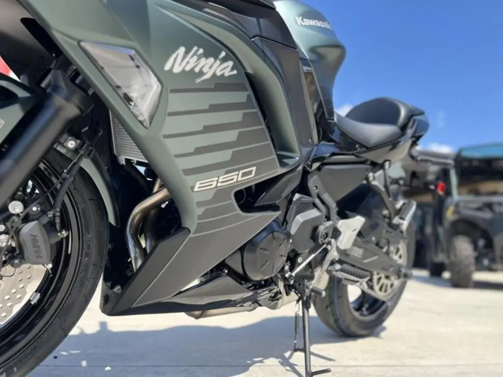2025 Kawasaki Ninja 650 ABS - Photo 5
