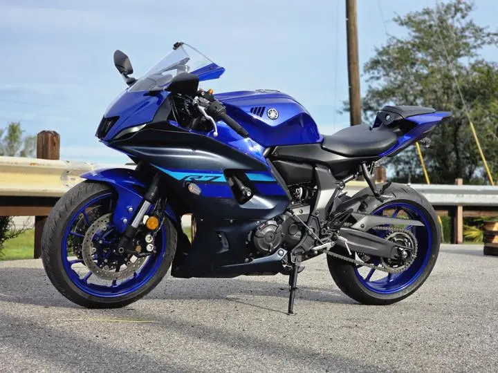 2024 Yamaha Yzf-R7 - Photo 2