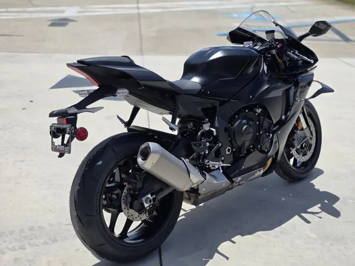 2025 Yamaha Yzf-R1 - Photo 9