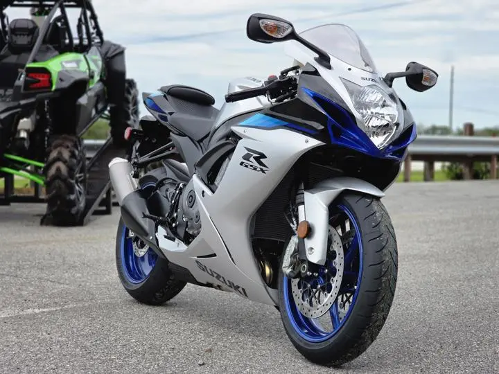 2026 Suzuki Gsx-R 600 - Photo 10