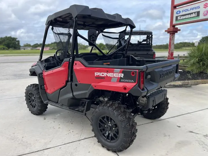 2025 Honda® Pioneer 1000 Deluxe - Photo 6