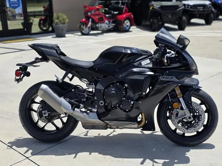 2025 Yamaha Yzf-R1 - Photo 10
