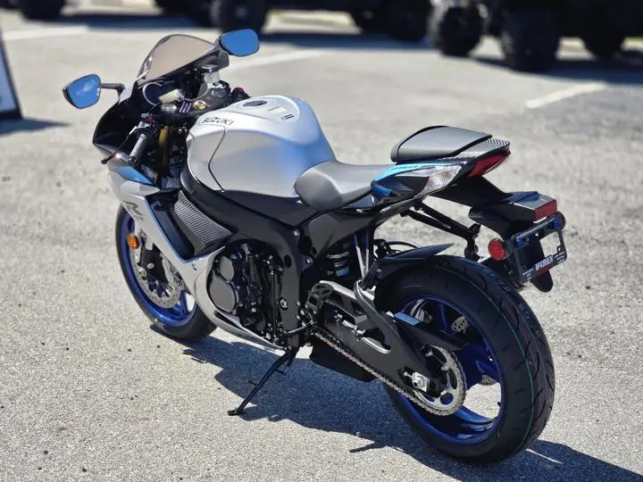 2026 Suzuki Gsx-R750 - Photo 8