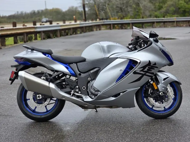 2025 Suzuki Hayabusa - Photo 13