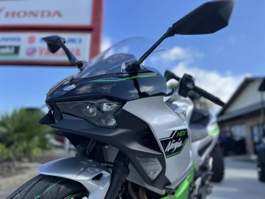 2024 Kawasaki Ninja 7 Hybrid ABS - Photo 5