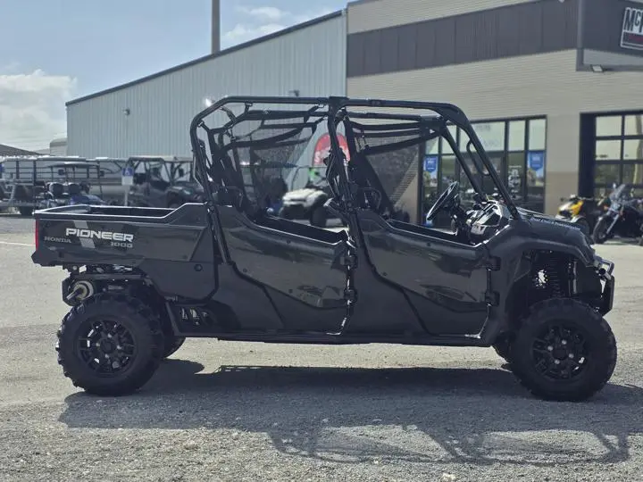 2023 Honda® Pioneer 1000-6 Deluxe Crew - Photo 8