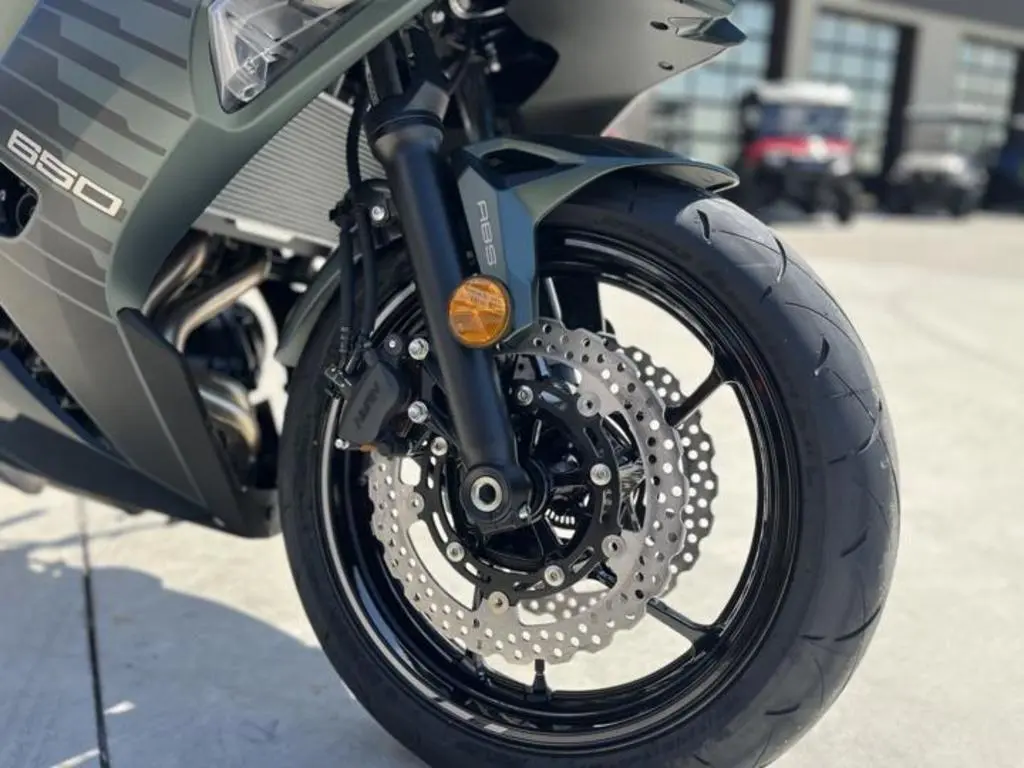 2025 Kawasaki Ninja 650 ABS - Photo 12