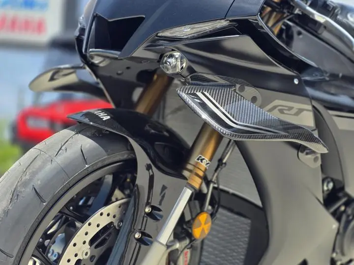 2025 Yamaha Yzf-R1 - Photo 5