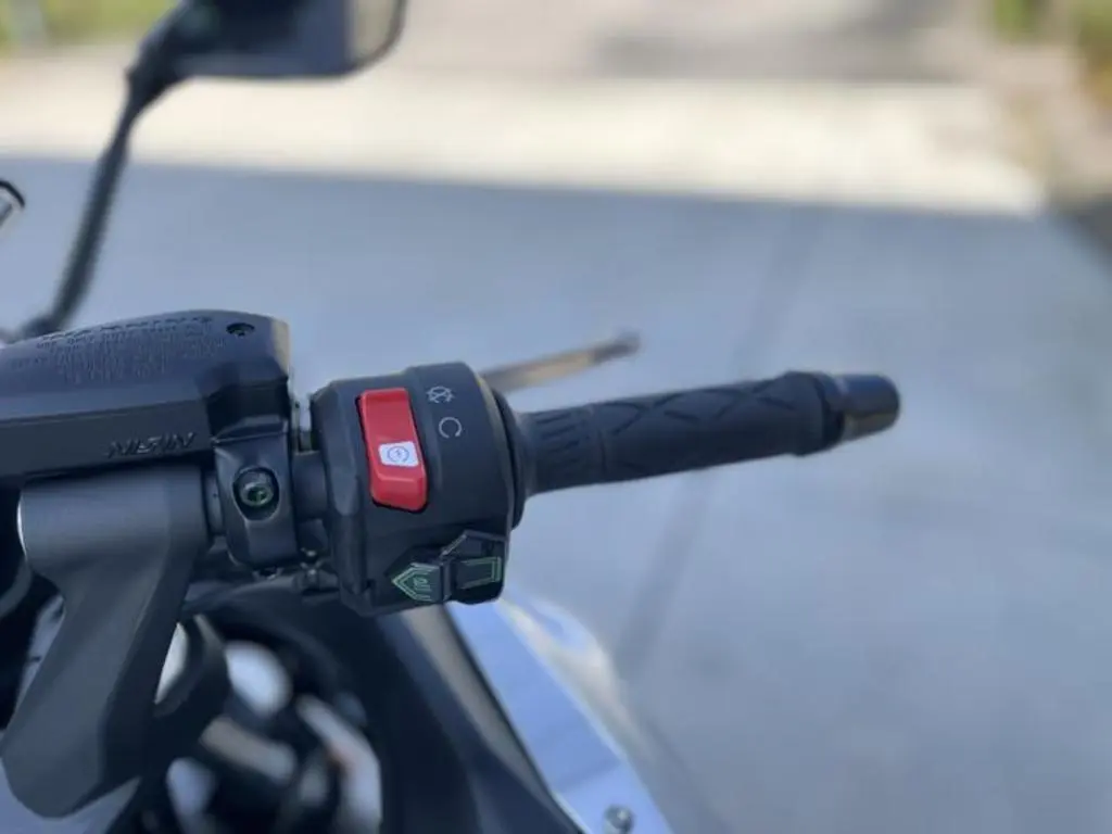 2024 Kawasaki Ninja 7 Hybrid ABS - Photo 17