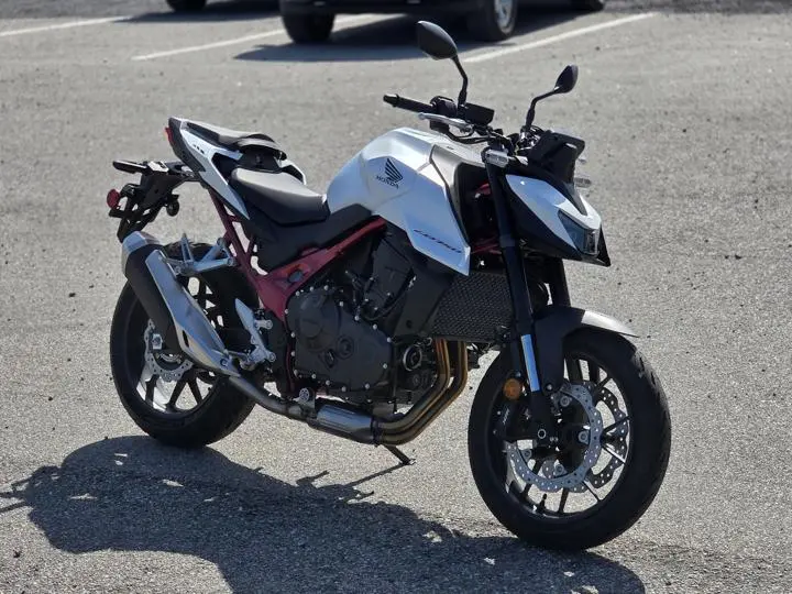 2025 Honda® Cb750 Hornet - Photo 12