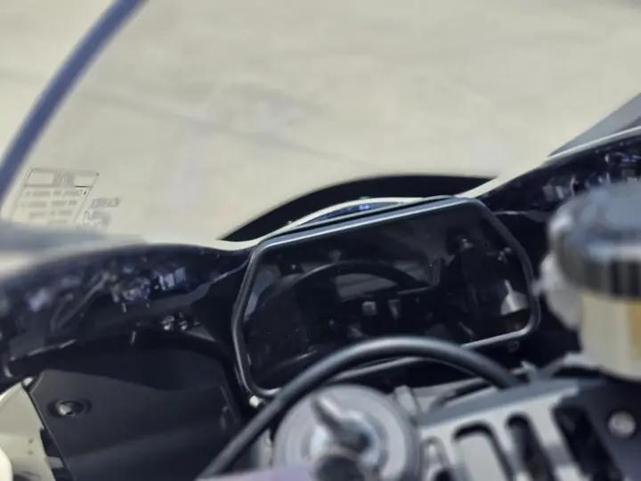 2025 Yamaha Yzf-R1 - Photo 15