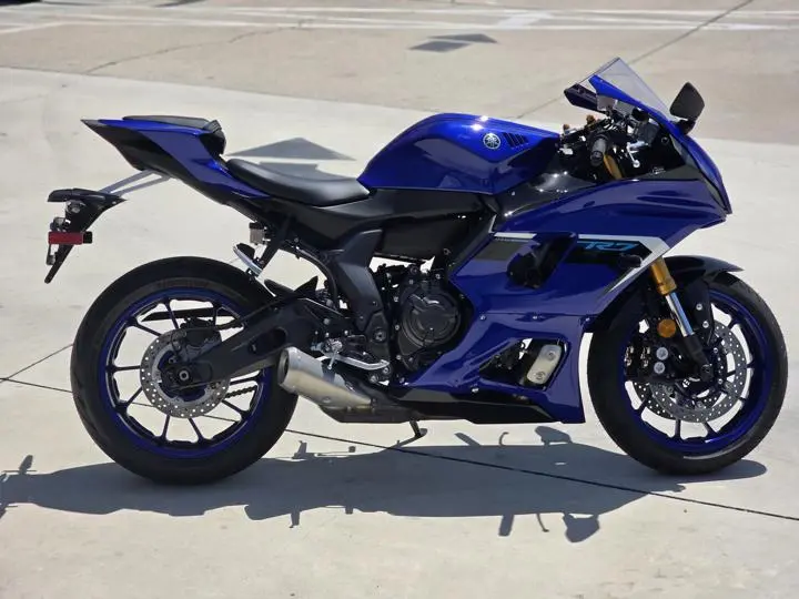 2025 Yamaha Yzf-R7 - Photo 11