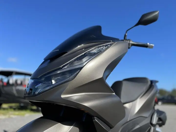 2024 Honda® PCX - Photo 3