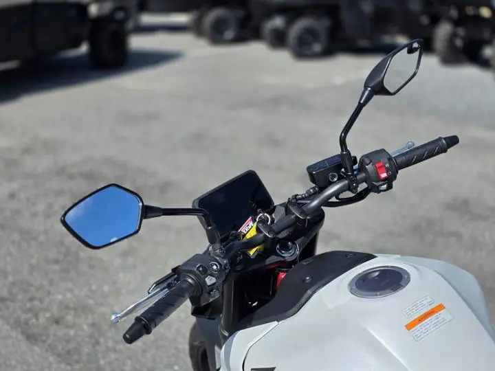 2025 Honda® Cb750 Hornet - Photo 19