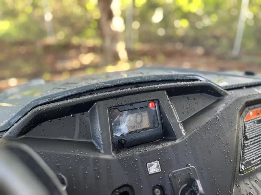2025 Honda® Pioneer 520 - Photo 18