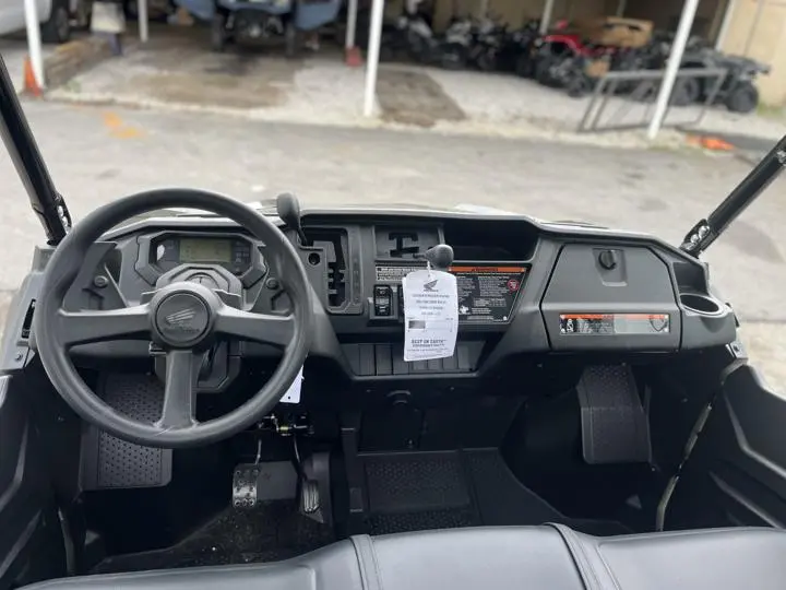 2025 Honda® Pioneer 1000 - Photo 12