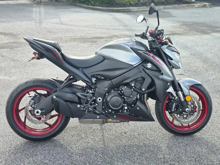 2020 Suzuki GSX-S 1000 - Photo 11