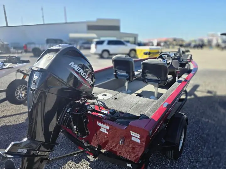 2021 Tracker® Boats Super Guide V-16 - Photo 6