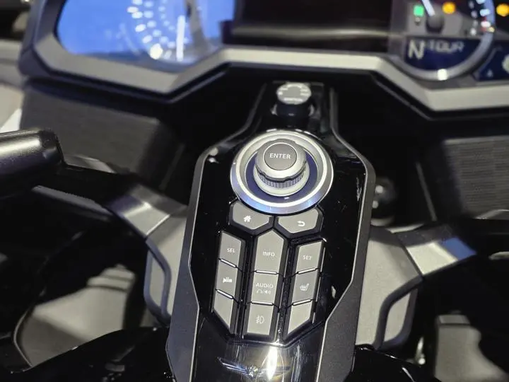 2024 Honda® Gold Wing Tour Automatic Dct Trike - Photo 16