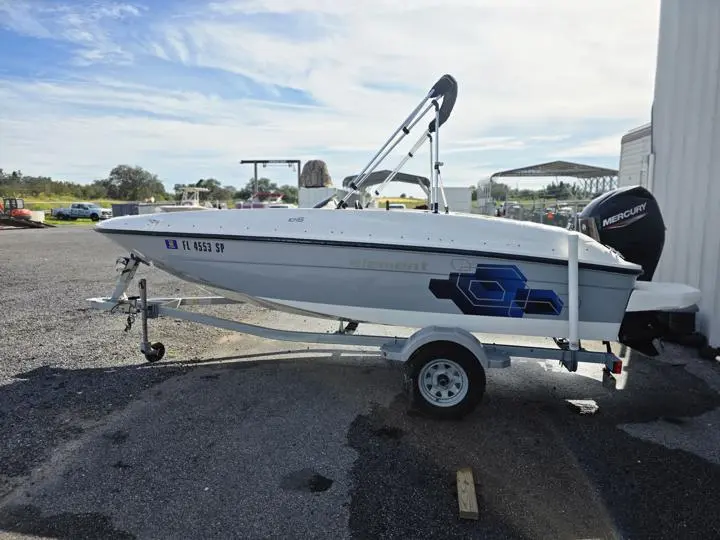 2020 Bayliner Element E16 - Photo 3