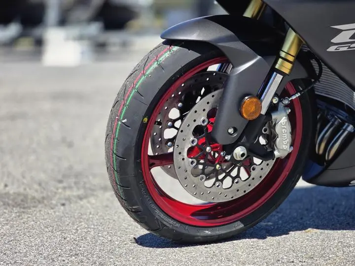 2026 Suzuki Gsx-R750 - Photo 3