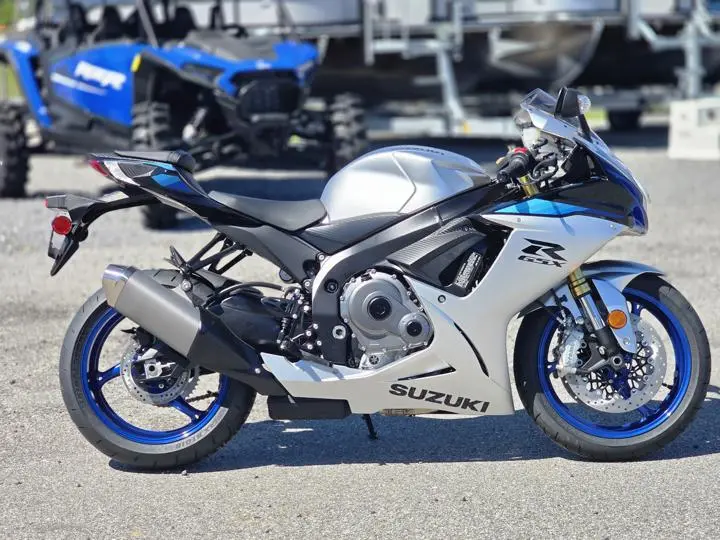 2026 Suzuki Gsx-R750 - Photo 10