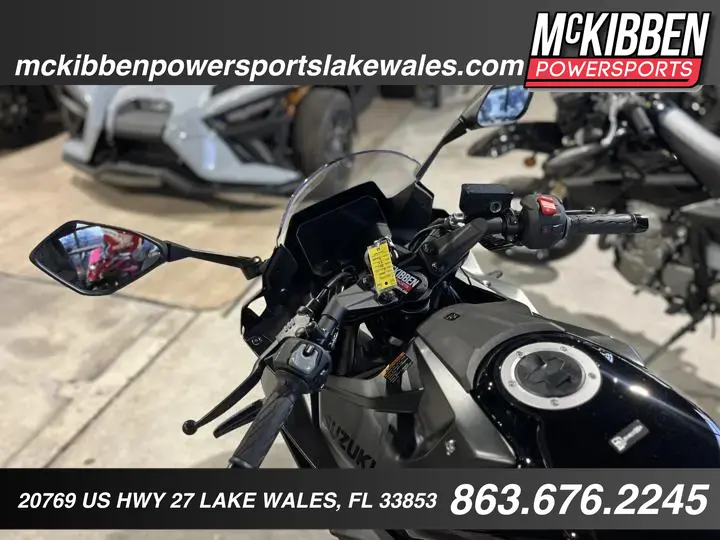 2025 Suzuki Gsx-8r - Photo 17