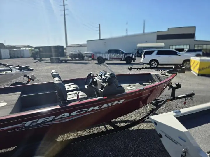 2021 Tracker® Boats Super Guide V-16 - Photo 8