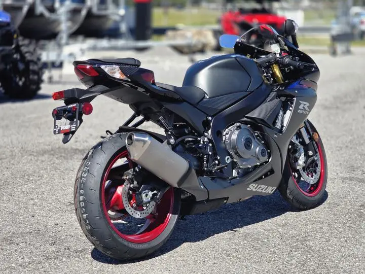 2026 Suzuki Gsx-R750 - Photo 9