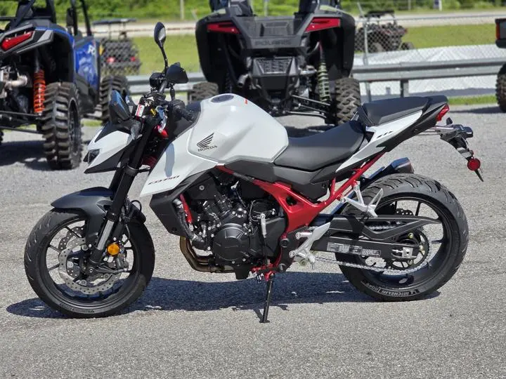 2025 Honda® Cb750 Hornet - Photo 7